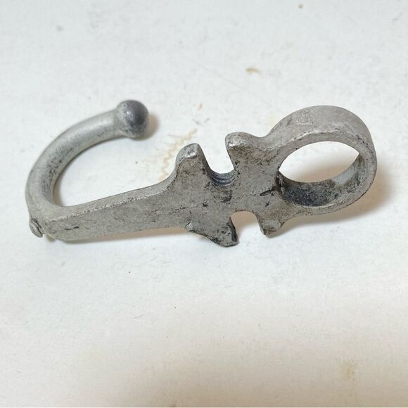 RESTORATIVE HARDWARE 2 ANTIQUE Wrought Iron Farm Style Heavy Duty Hooks Blankets - Picture 3 of 6